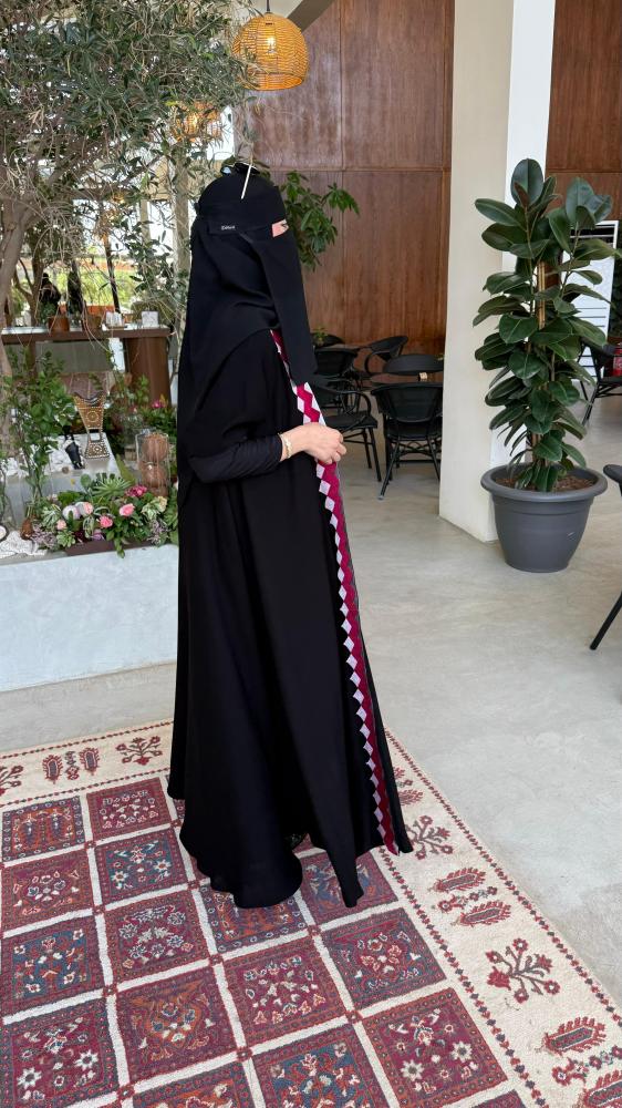 عباية سارة