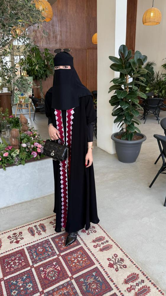 عباية سارة