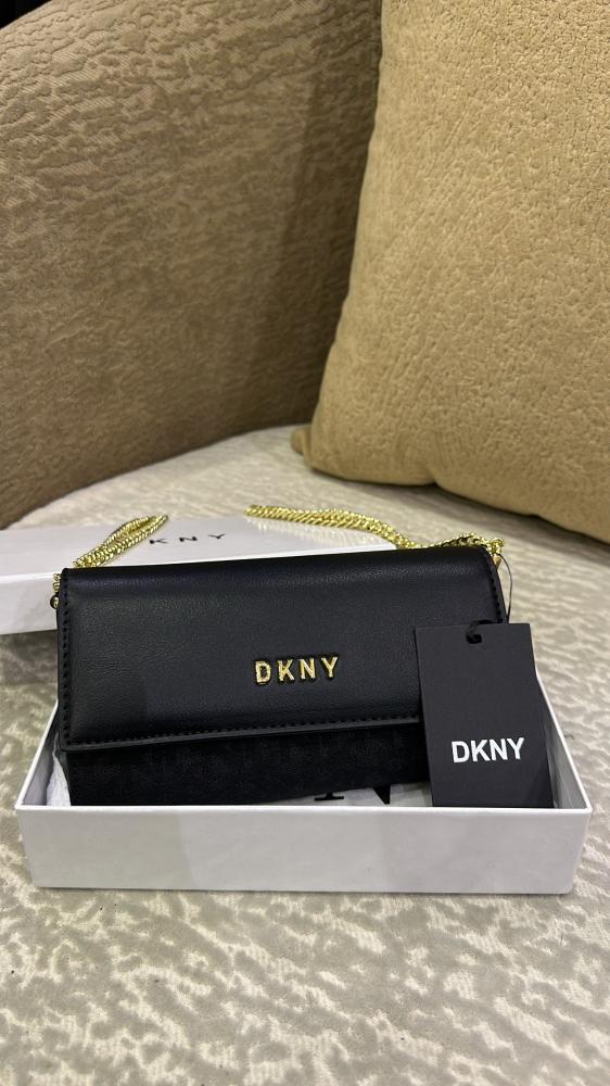 DKNY 61