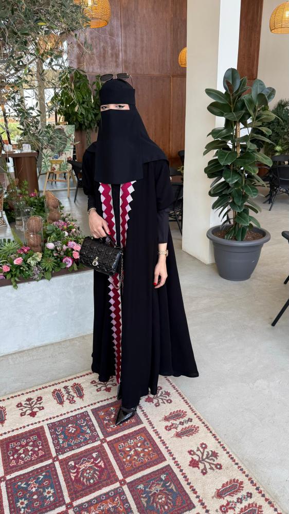 عباية سارة
