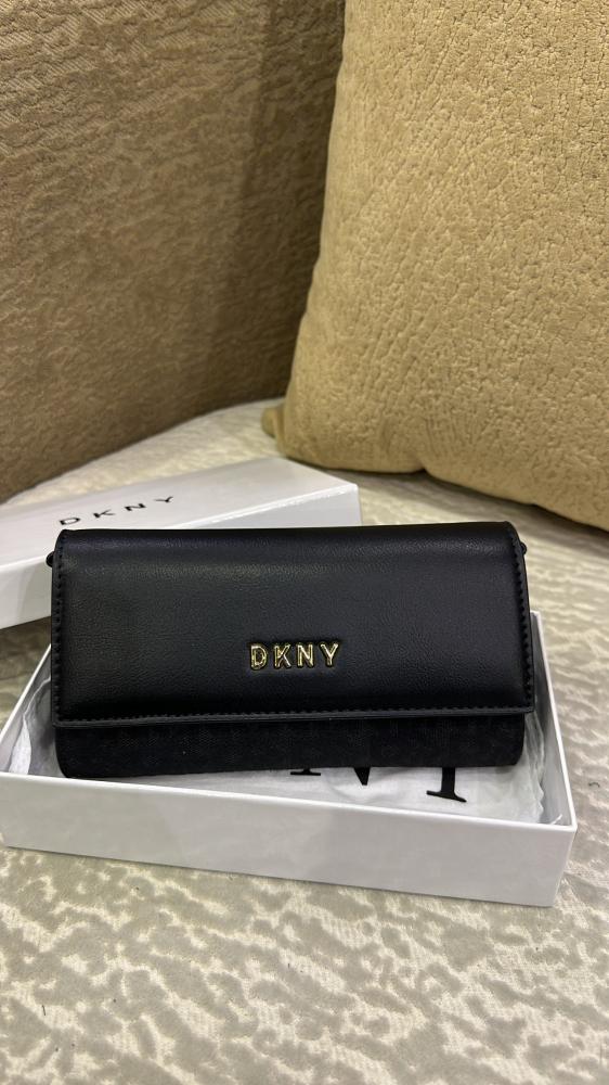 DKNY 61