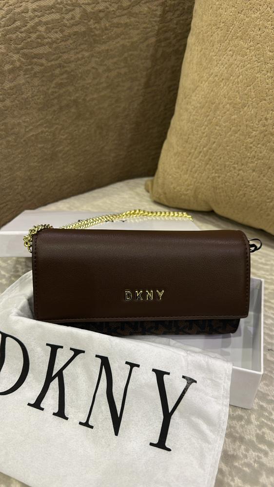 DKNY 60
