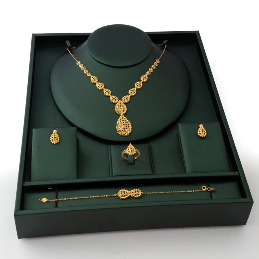 طقم ذهب نسائي عيار 21