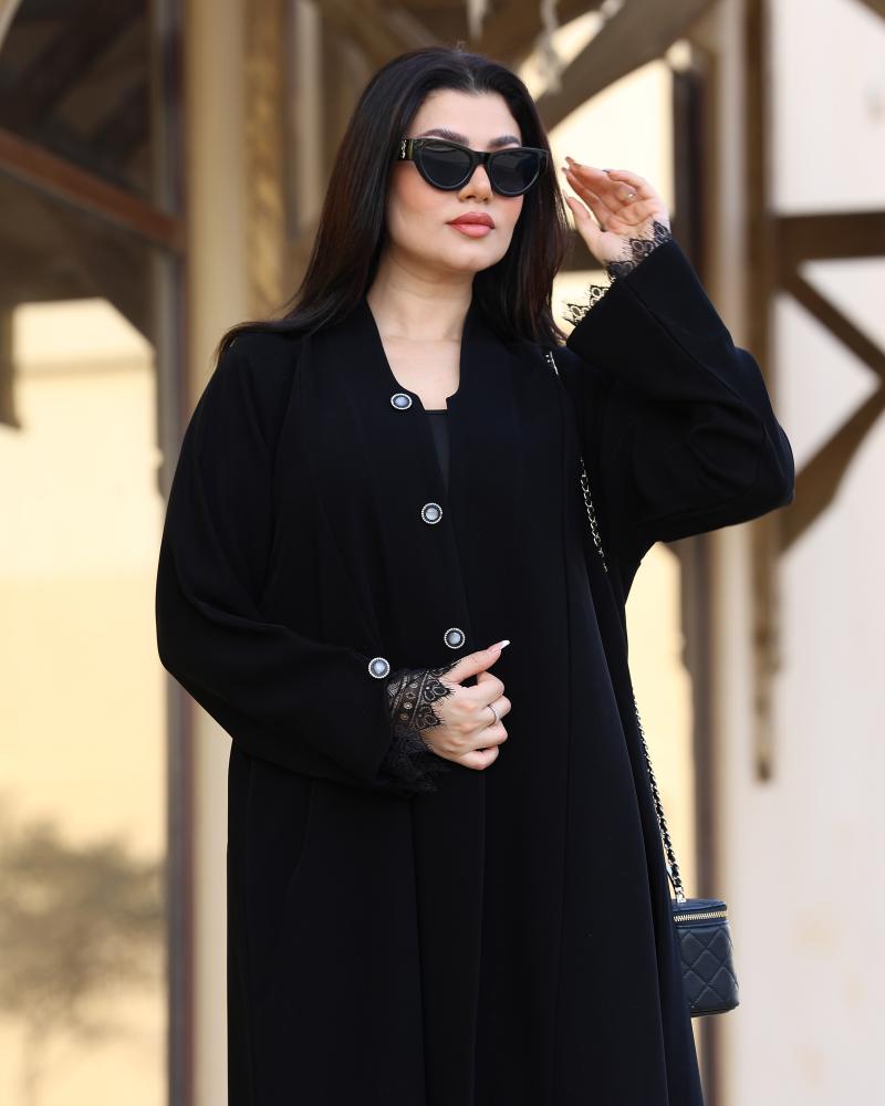 عباية دانتيل وأزرار أسود