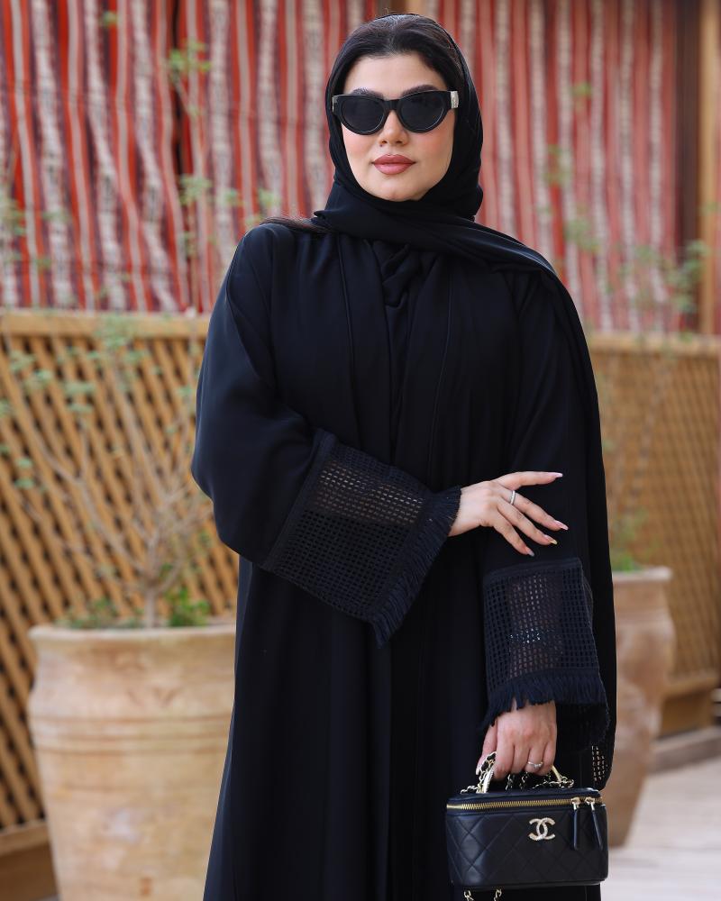 عباية كلفة صوف وهدب أسود