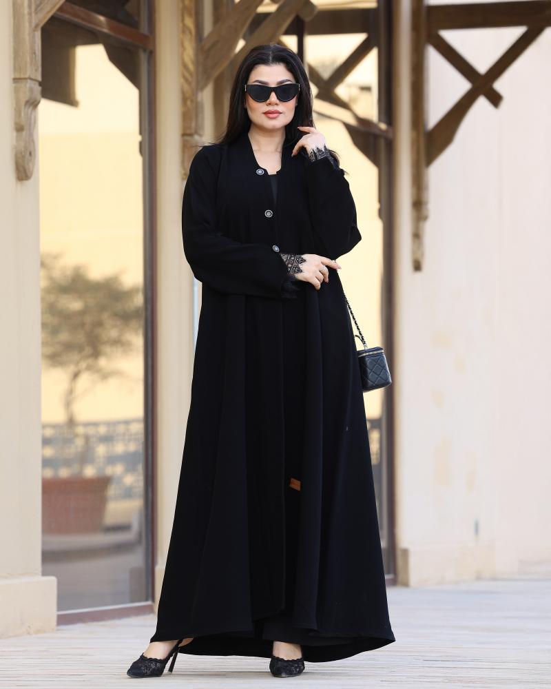عباية دانتيل وأزرار أسود