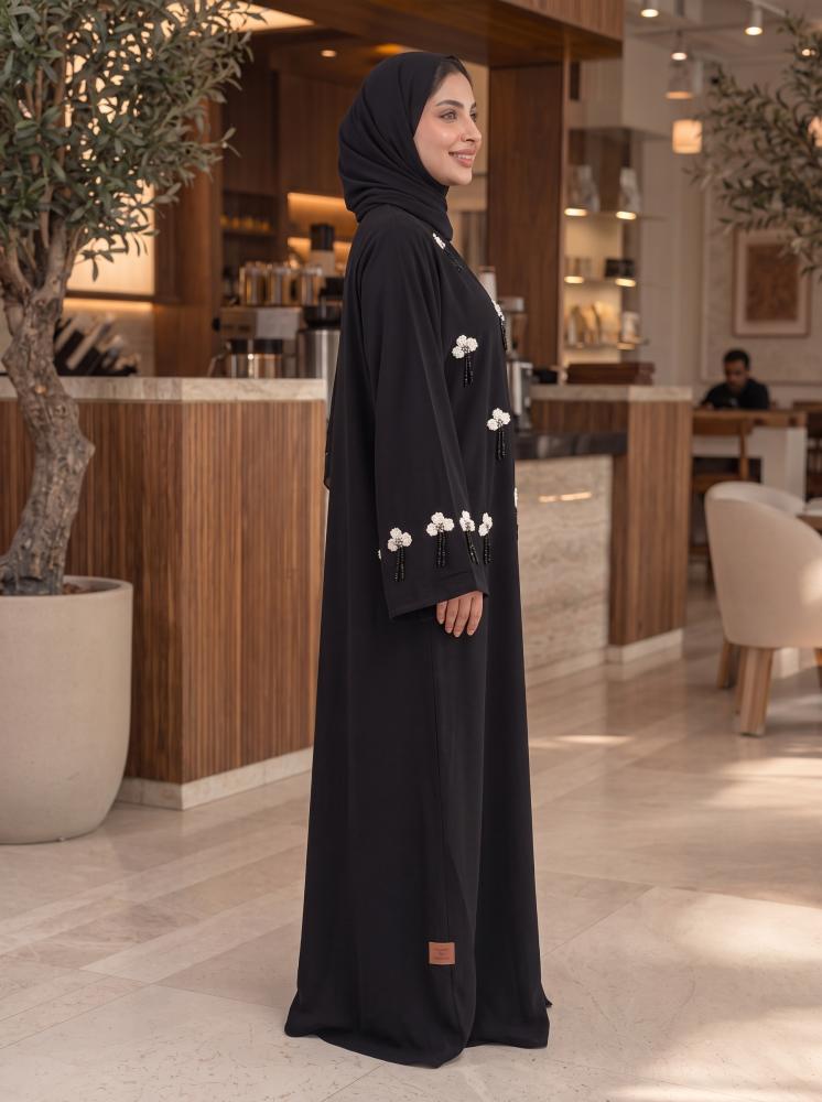 عباية شك أسود وأبيض