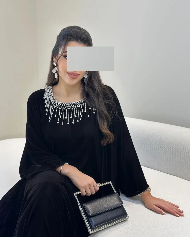 فساتين سهرة سوداء نسائية سعودية ، أكمام طويلة ، فساتين حفلات موسيقية ، رقبة مغرفة ، الخرز ، شرابات ، طول الكاحل ، فساتين حفلات