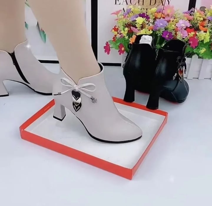 أحذية عالية الكعب مقاوم للماء للنساء