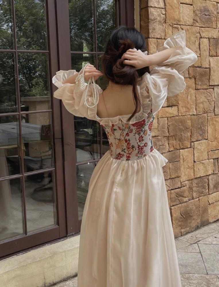 فستان نسائى عتيق انيق مطبوع علية زهور