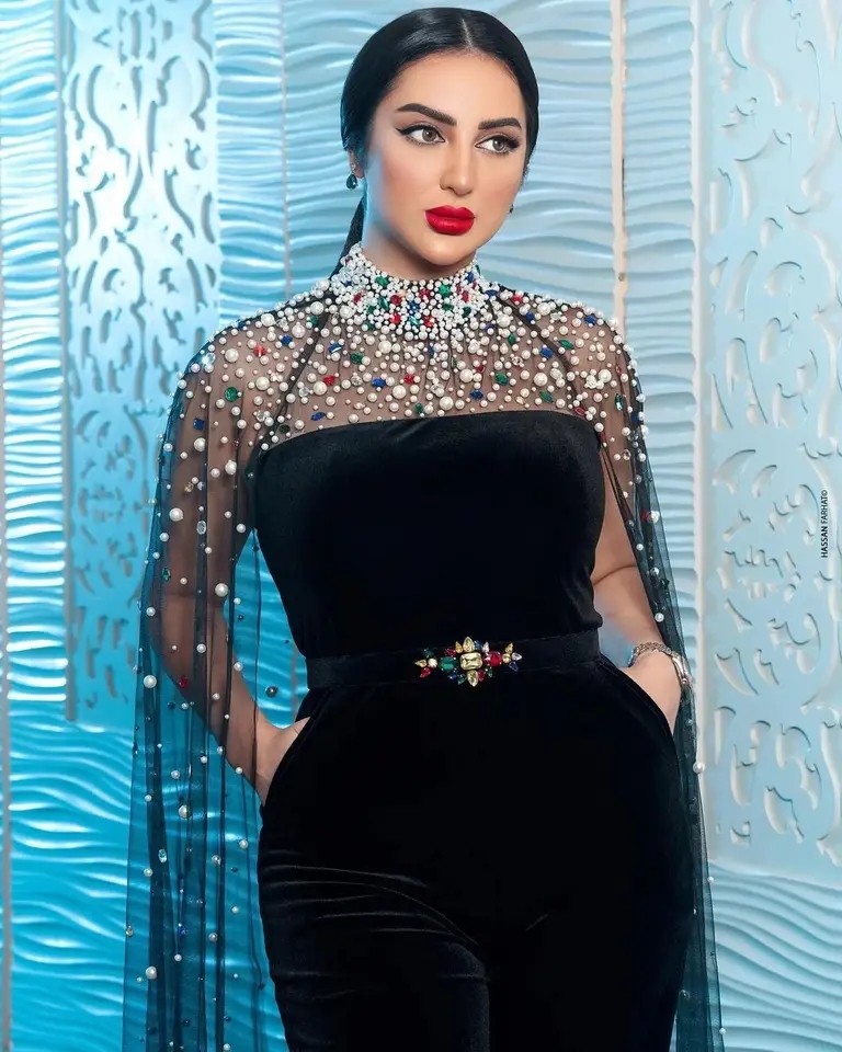 مناسبة خاصة فساتين حفلة موسيقية مخملية سوداء بذلة فستان سهرة لؤلؤ رقبة عالية المملكة العربية السعودية ارتداء النساء فساتين الحفلات