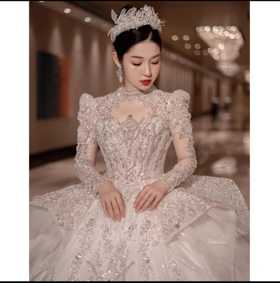 رقبة عالية كم طويل فستان الزفاف زائد حجم Vestido De خمر فاخر الخرزة الزفاف Princesse ثوب كاتدرائية القطار
