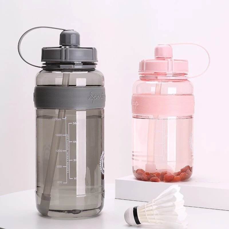 جديد الرياضة زجاجة ماء BPA الحرة زجاجة مياه شرب للرياضة مع القش 1L 2L البلاستيك زجاجة شرب مياة للمياه