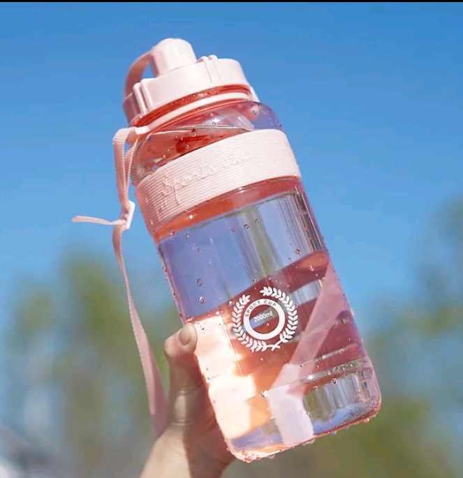 جديد الرياضة زجاجة ماء BPA الحرة زجاجة مياه شرب للرياضة مع القش 1L 2L البلاستيك زجاجة شرب مياة للمياه