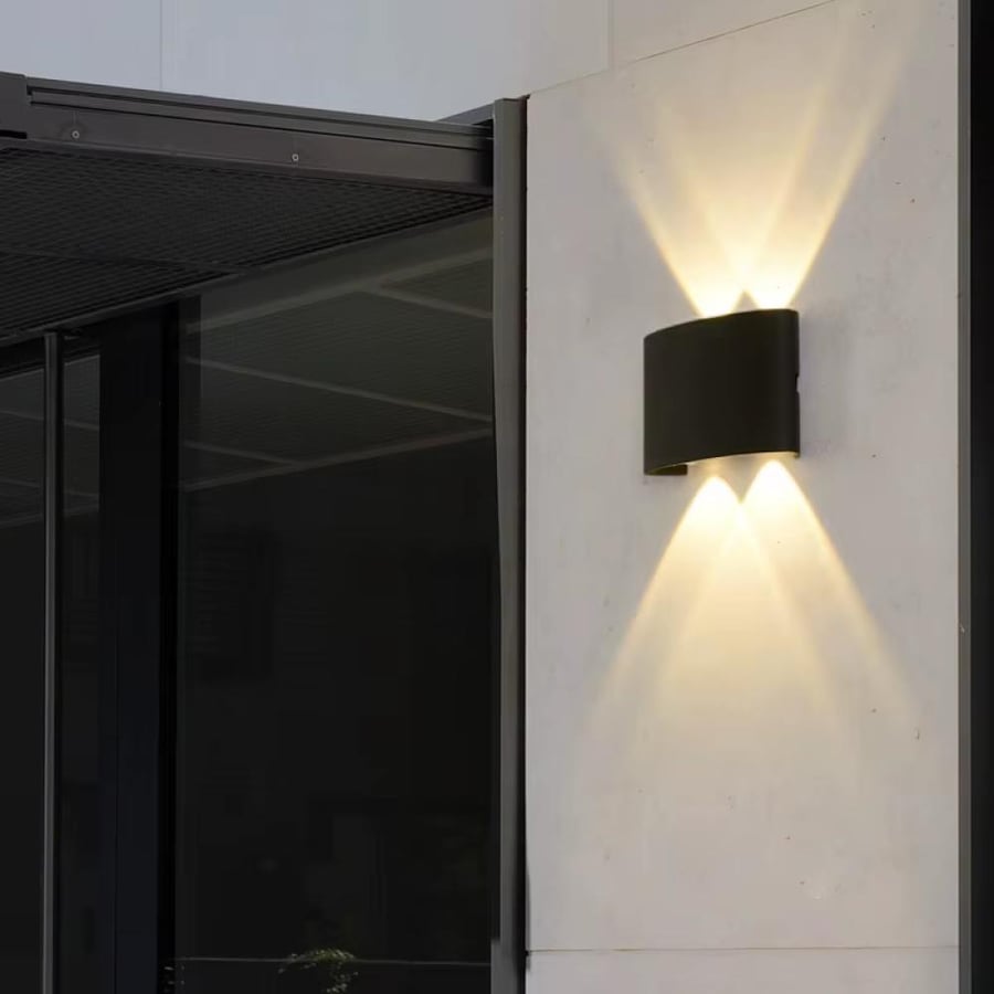 مصابيح جدارية LED حديثة بإضاءة علوية وسفلية