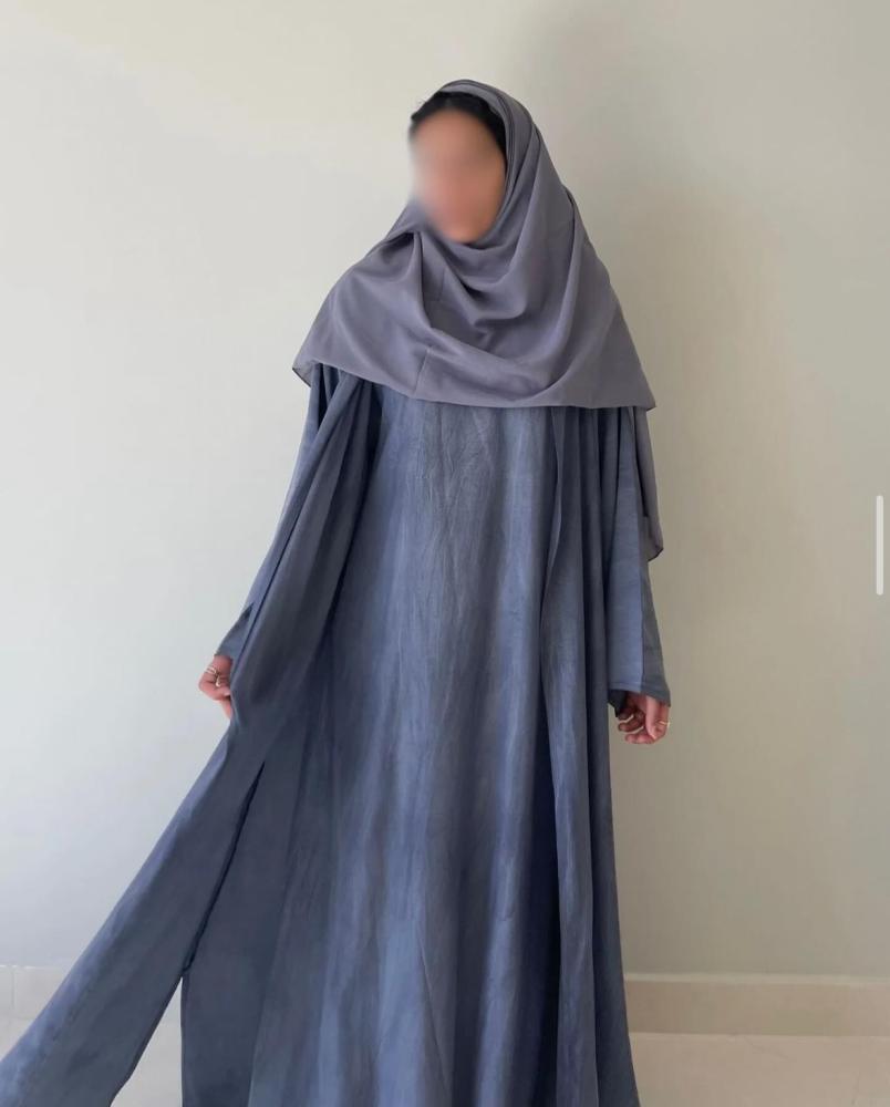 عباية مع فستان