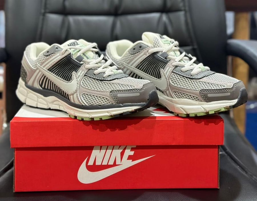Nike Air Zoom Vomero 5