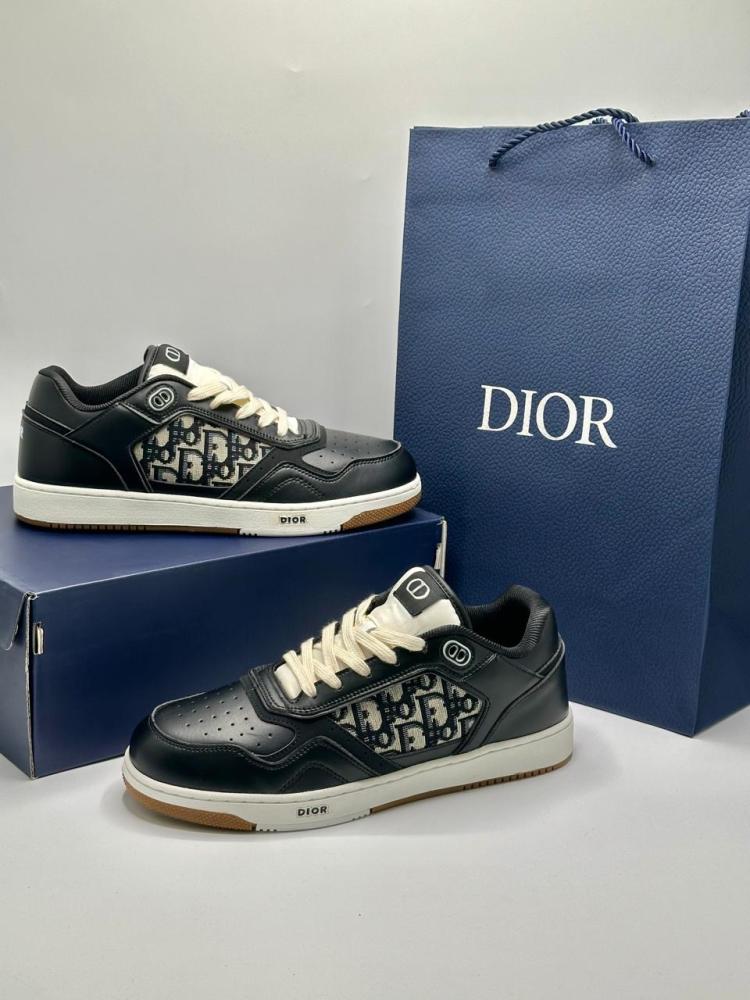كاجوال Dior