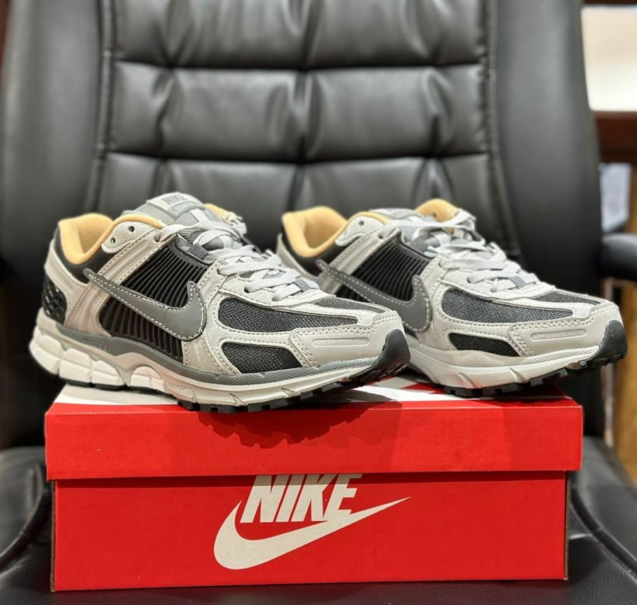 Nike Air Zoom Vomero 5