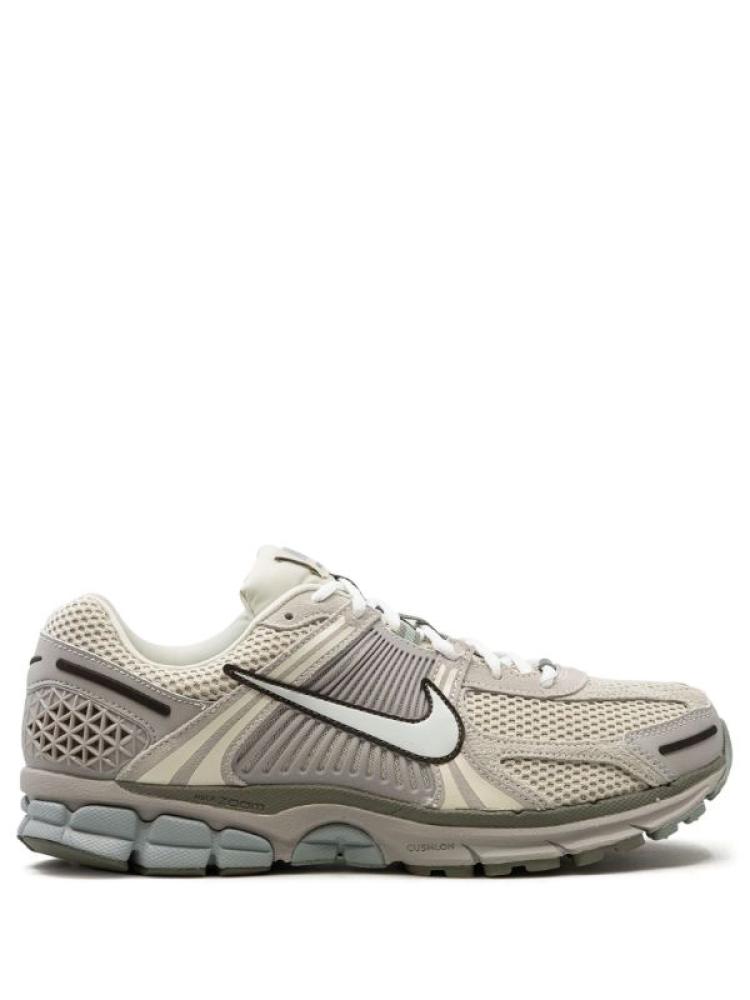 Nike Air Zoom Vomero 5