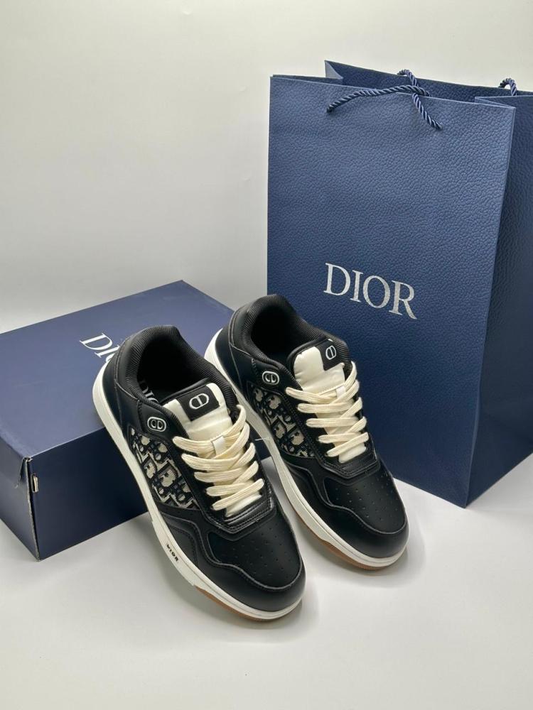 كاجوال Dior