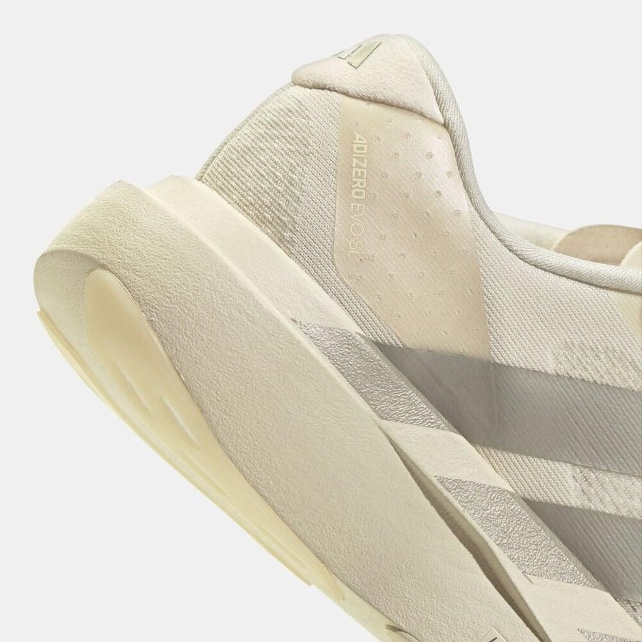 أديداس Adizero EVO SL.