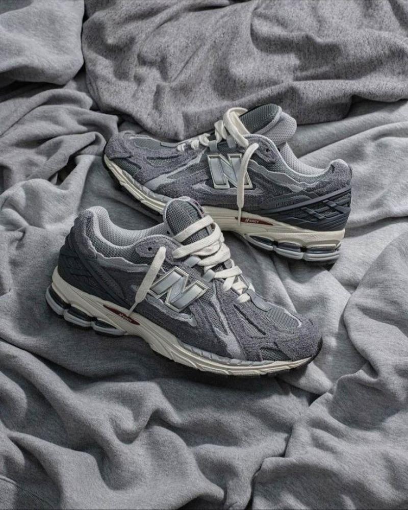 New Balance 1906R