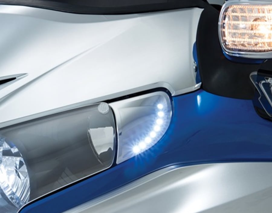 LED HEADLIGHT END TRIM كروم ليد جوانب الشمعات من شركة شوكروم
