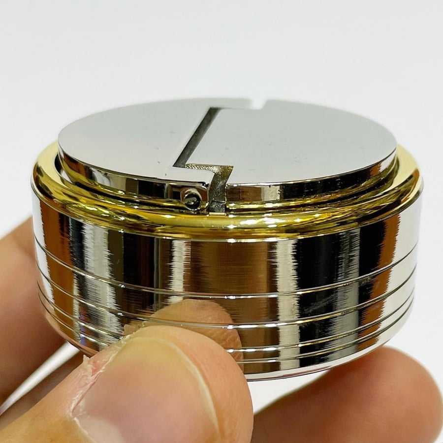 ختم روسي محمول فضي (قطر 4cm)