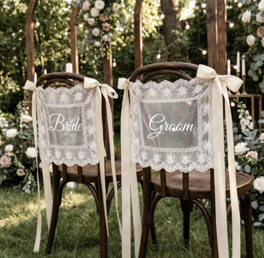 ديكور مقعد انيق بعبارة BRIDE - عاجي -