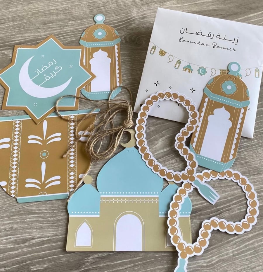 زينه  جداريه  ورقيه .. تعطي أجواء روحانيه و رمضانيه