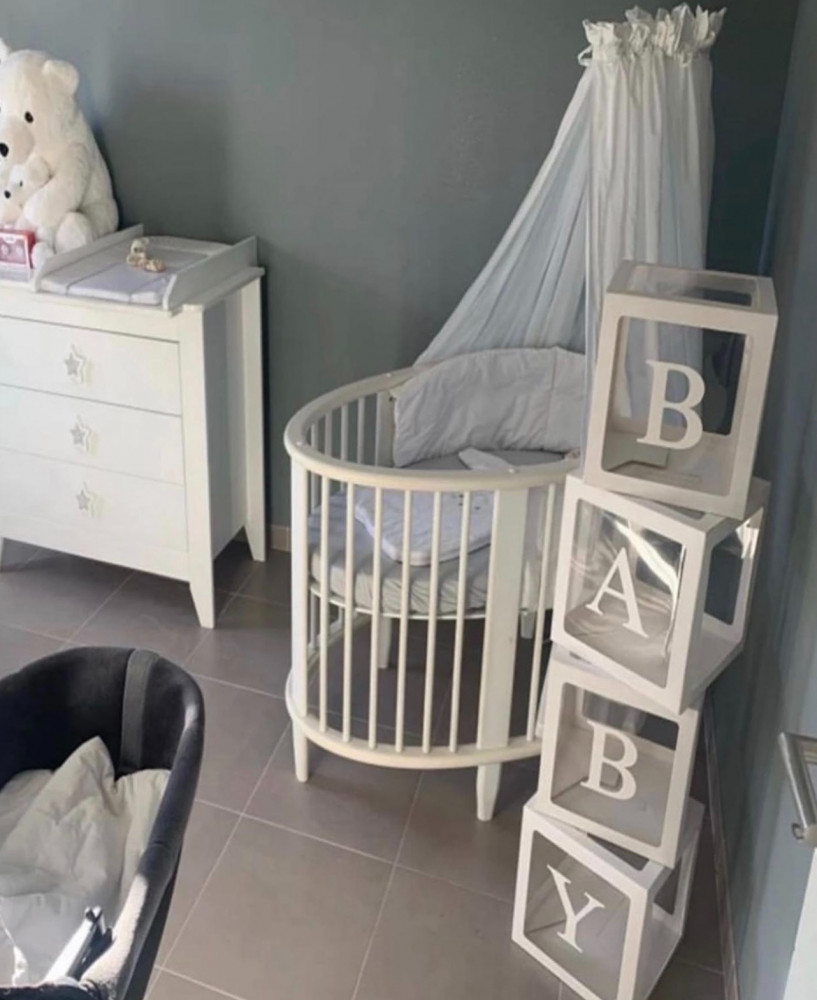 مجموعه صناديق baby الورقيه .. مكونه من 4 صناديق ورقيه و 4 احرف  يمكنكم تعبئتها بالبالون