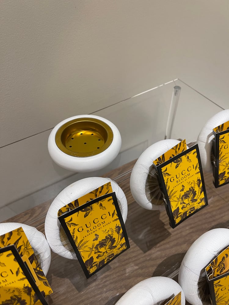 عطر قوتشي ١.٥ مل + مبخرة