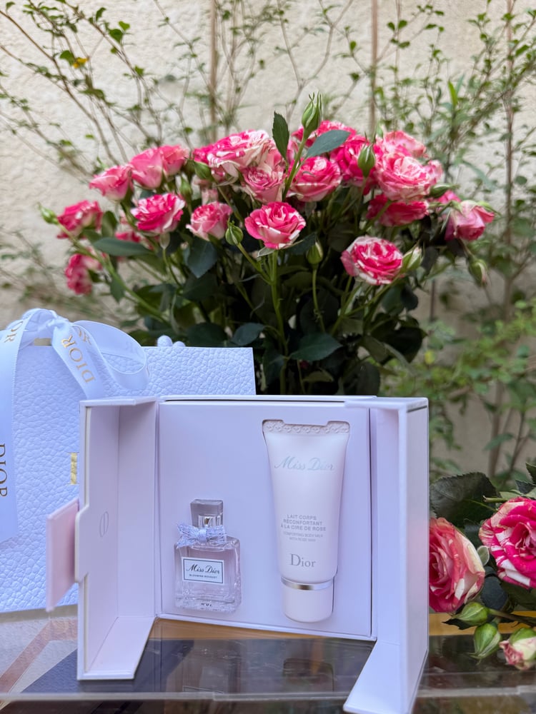 Box Miss Dior Lotion + perfume mini size