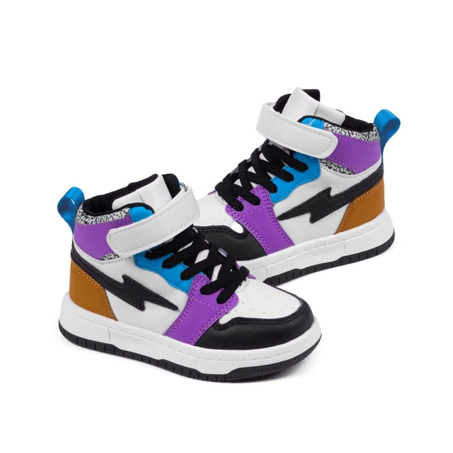 Sneakers shoe