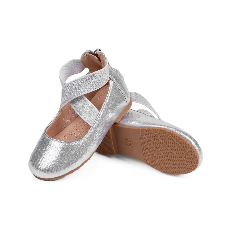 Girls' shoes