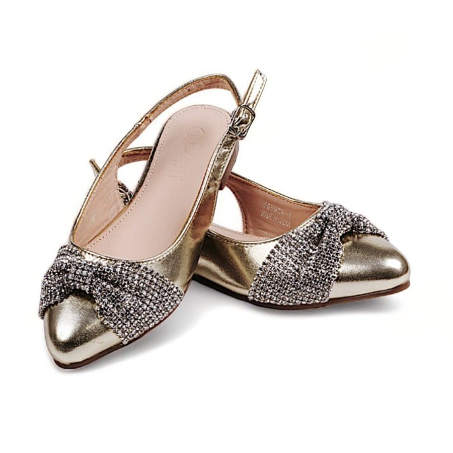 Girls' shoes