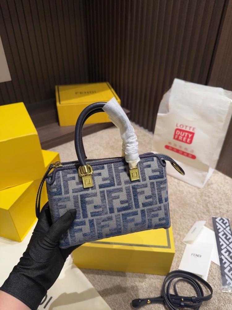 شنطة فندي ماستر