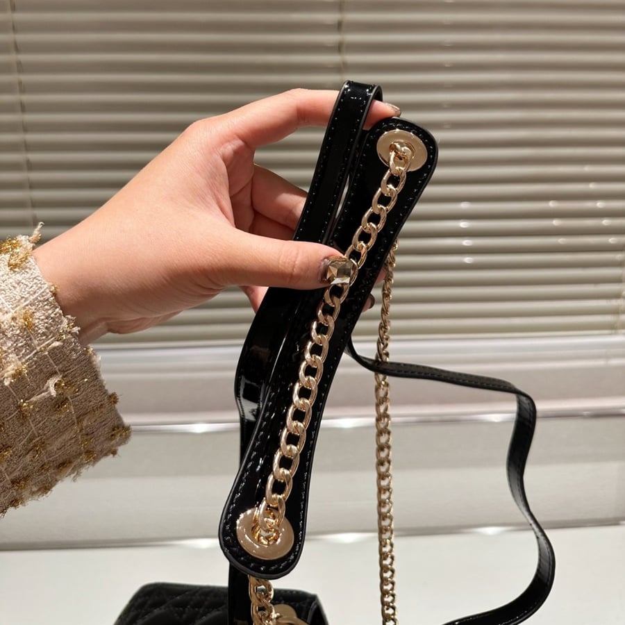 شنطة ليدي ديور