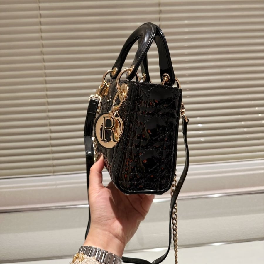 شنطة ليدي ديور