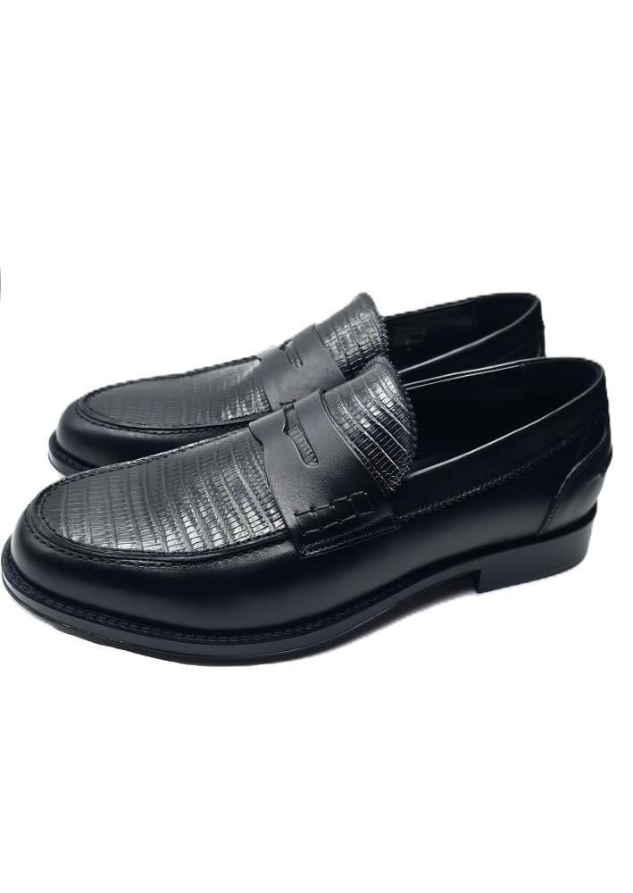 حذاء شرقي أسود
