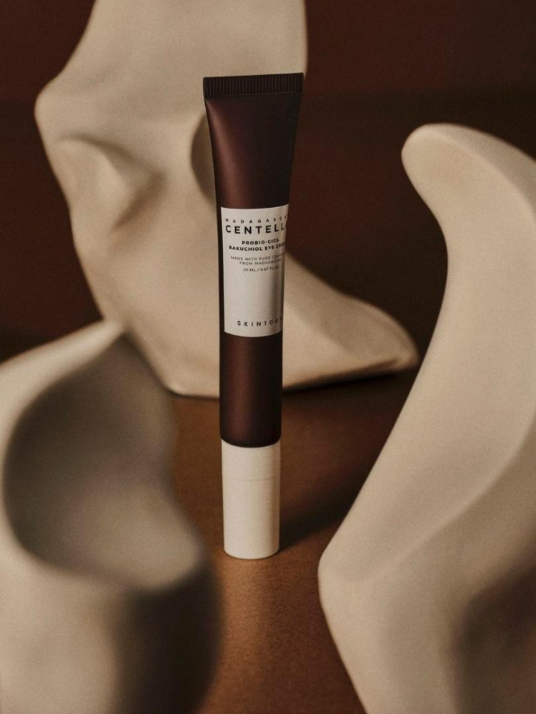 SKIN 1004 - Madagascar Centella Probio-Cica Bakuchiol Eye Cream نظرة منتعشة وشابة.. مع كريم عيون سنتيلا والباكوتشيول