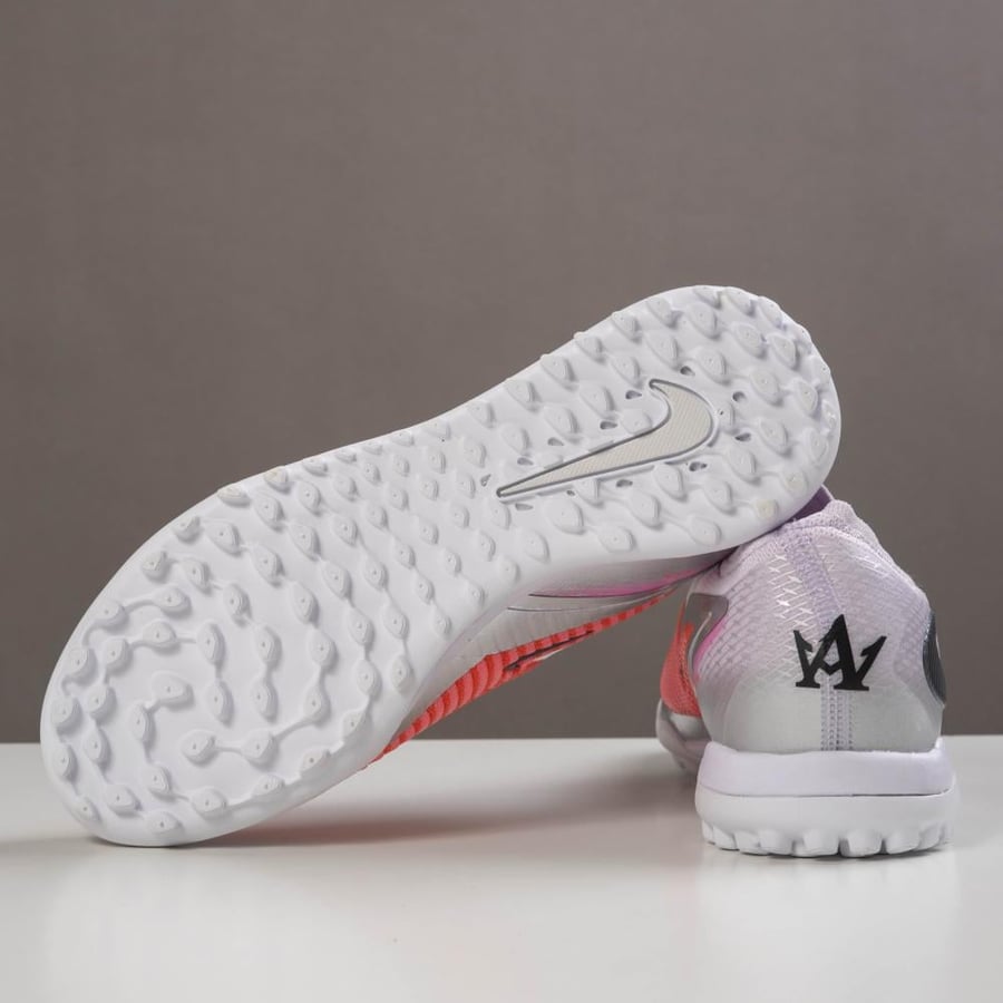 جزمة كرة قدم Nike