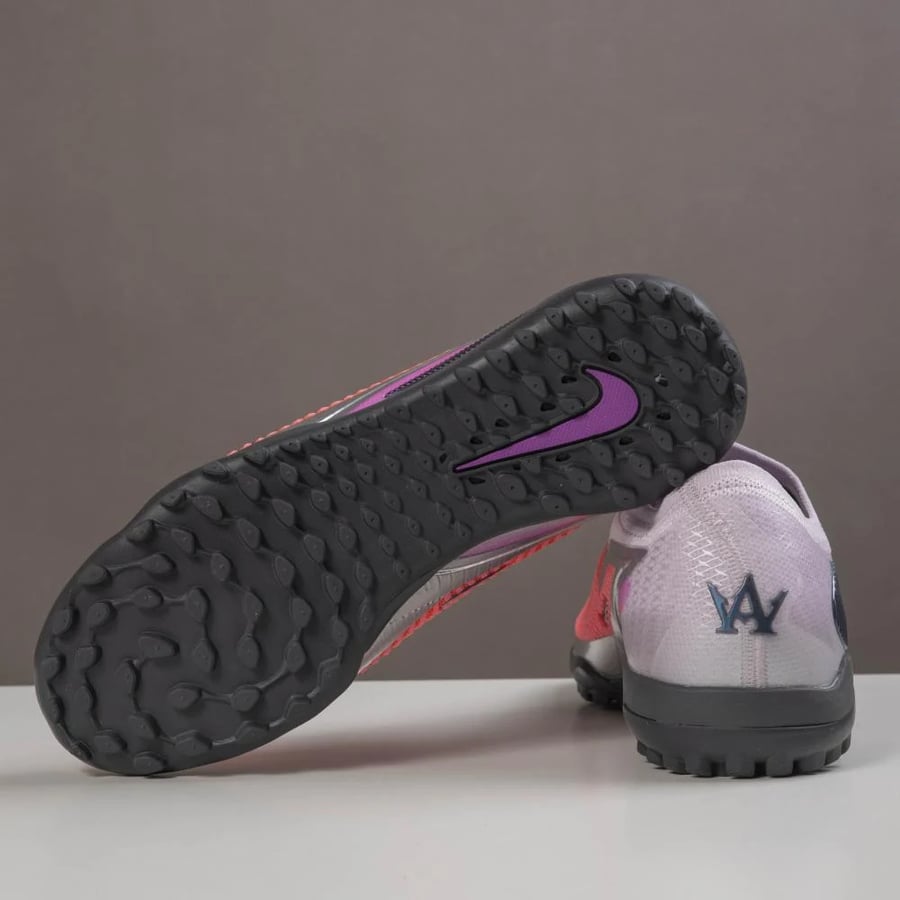 جزمة كرة قدم Nike