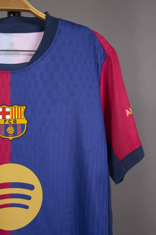 قميص برشلونة الاحتياطي 2025/2026