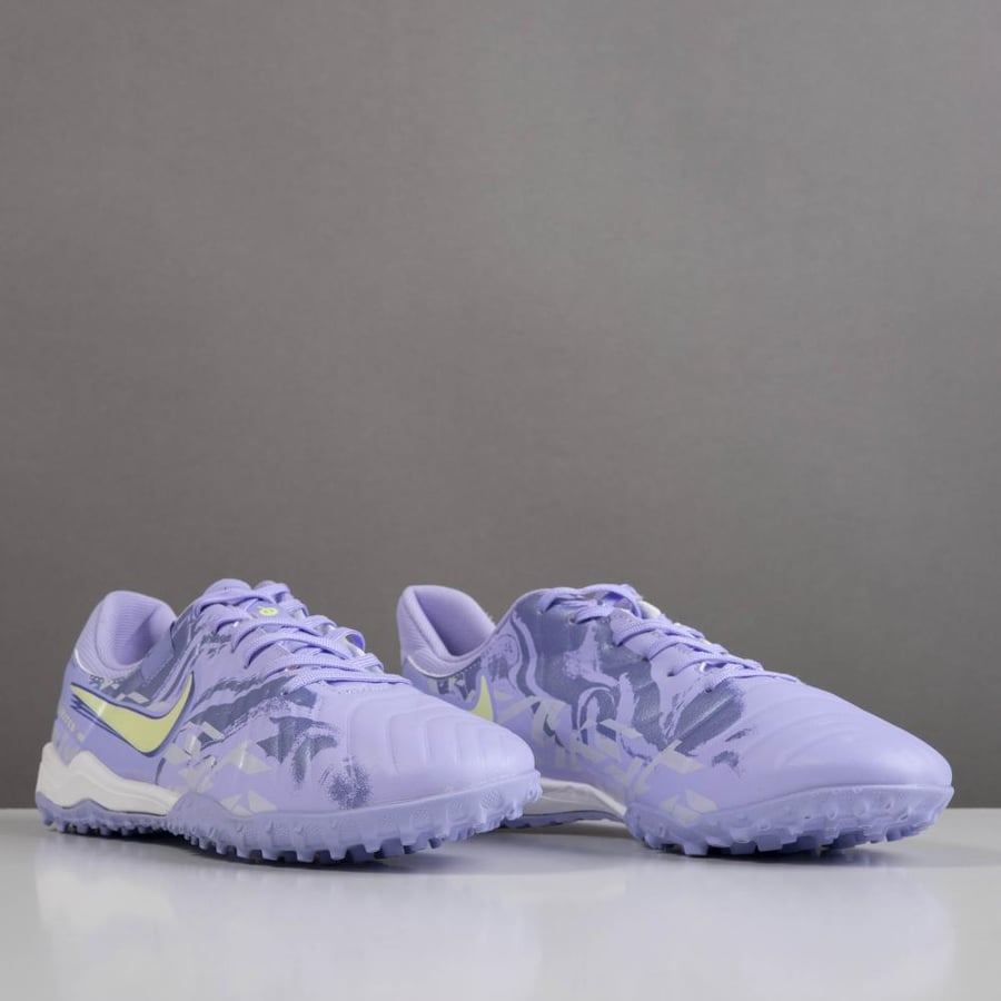 جزمة كرة قدم Nike