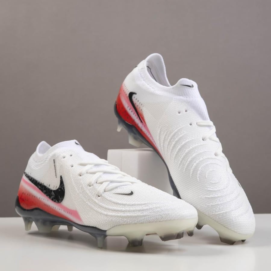 جزمة كرة قدم Nike