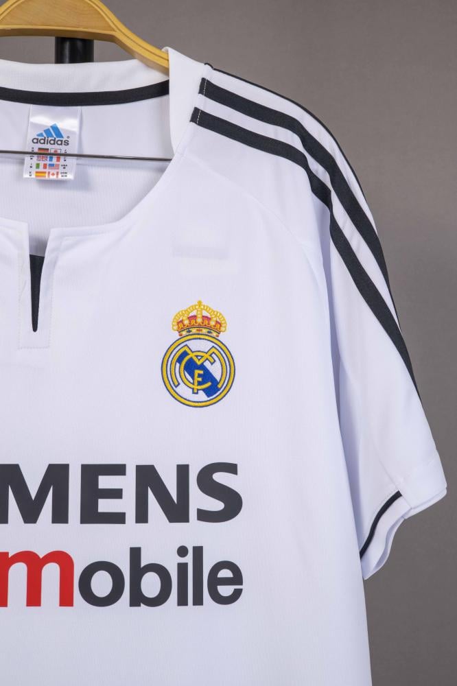 قميص ريال مدريد الاساسي 2005