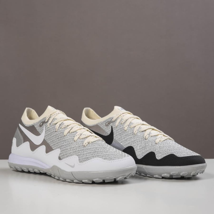 جزمة كرة قدم Nike