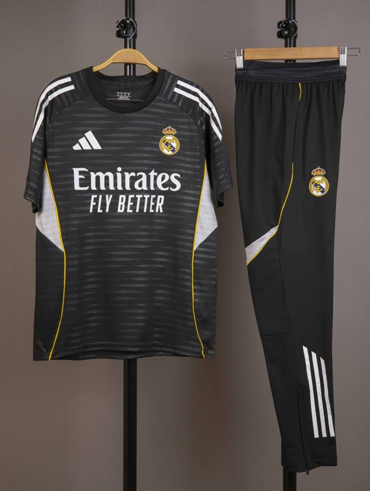 طقم تمارين ريال مدريد 2025/2026